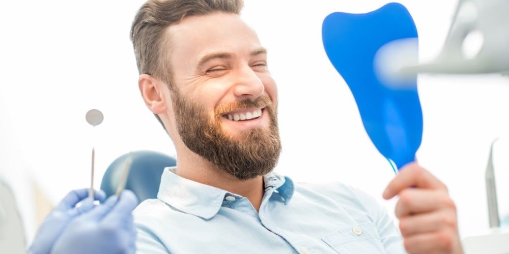 ציפוי למינייט לשיניים לחיוך לבן ומושלם